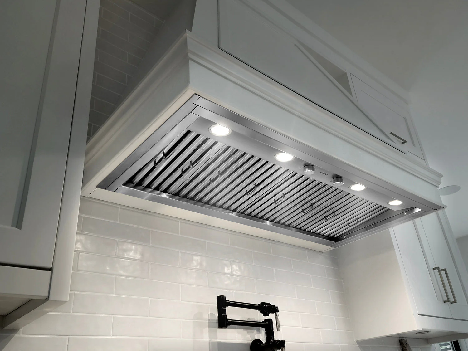 36 Inch 1200 CFM Range Hood Insert - VICTORY Typhoon - Image 3